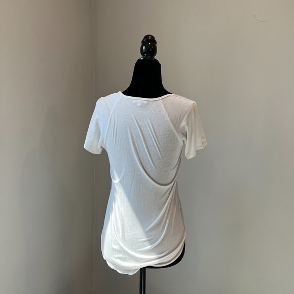 ✨ 2/$10 Aritzia Wilfred White T-Shirt - Picture 4 of 5